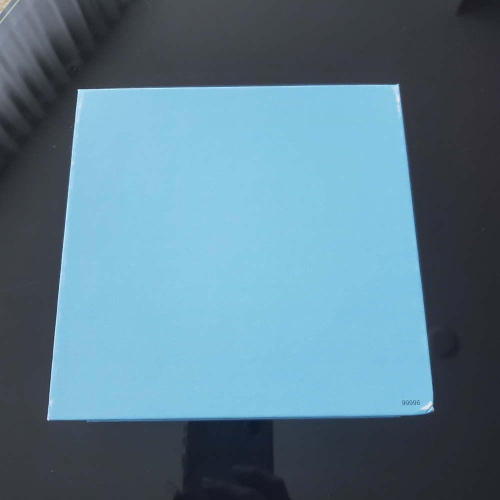 Shiseido Box - Picture 2 of 3